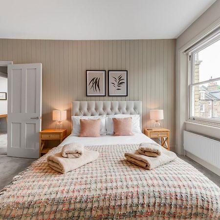 Luxury 3 Bed Apartment With Balcony In Kensington Olympia London Eksteriør billede