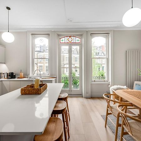 Luxury 3 Bed Apartment With Balcony In Kensington Olympia London Eksteriør billede