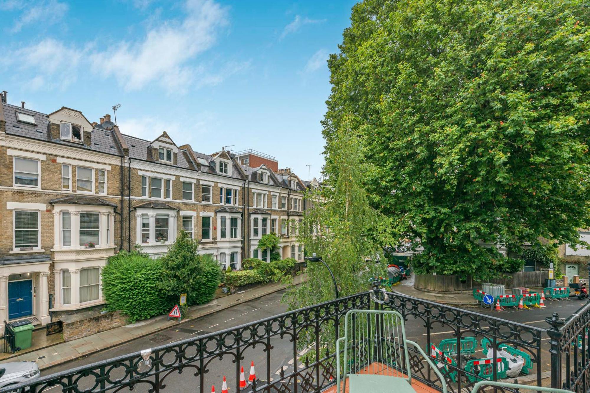Luxury 3 Bed Apartment With Balcony In Kensington Olympia London Eksteriør billede